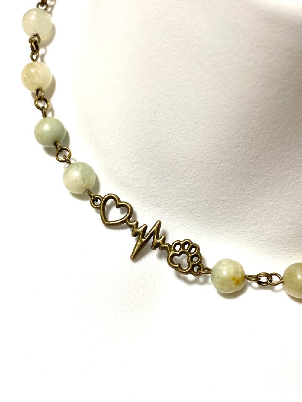 Mint Green Serpentine Short Necklace,Gemstone & Bronze Paw Print Heart Beat